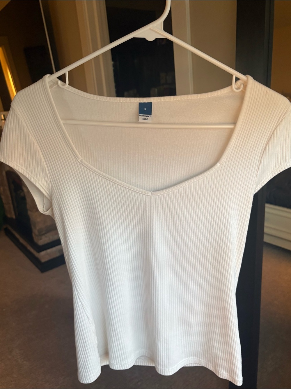 Old Navy White Ribbed Short Sleeve V-Neck Top